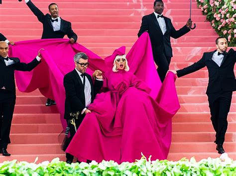 Met Gala 2021: Celebrities, Red Carpet, Theme & More | Vogue