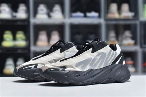 Adidas Yeezy Boost 700 Mnvn “bone” 3m Reflective Fy3729