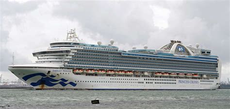 Puerto De Cruceros De Amador Recibe Al Emerald Princess Con 2 905 Pasajeros The Visitor Panama