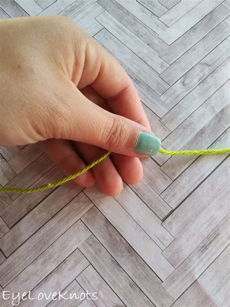 How To Hold Your Yarn For Crochet And Continental Knitting 2 Ways