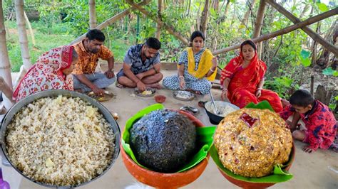 আজ সকালের সেরা খাবার খুদের ভাত তার সাথে বাদাম ভর্তা আর কালোজিরা ভর্তা