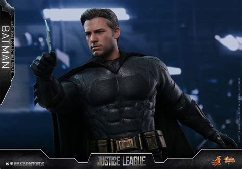 Justice League Superman Hot Toy Debuts