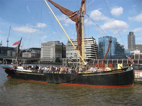 Rent Lady Daphne Boat London | Spacebase