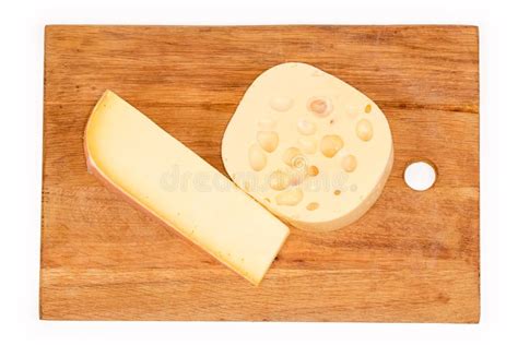 Piezas Diferentes Queso Semiduro En La Tabla De Cortar Vista Superior