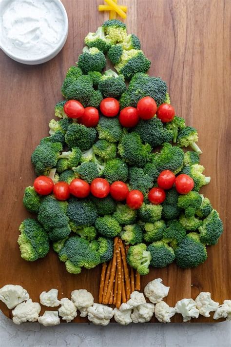 Christmas Tree Vegetable Platter | FeelGoodFoodie