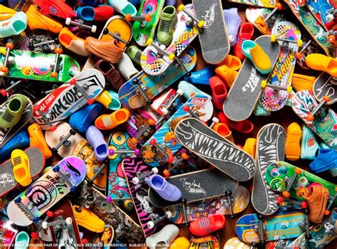 Vehiculo Hot Wheels Action Sport Skate Con Tenis Modelo Aleatorio