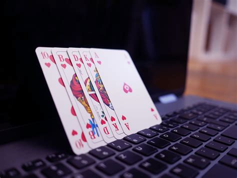 The Advantages of Playing Online Poker