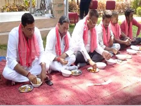 Congress Candidate Devendra Yadav Ate Stale Food कांग्रेस प्रत्याशी