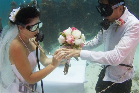 Create Unique Weddings At The Sea Underwater Wedding Water Wedding