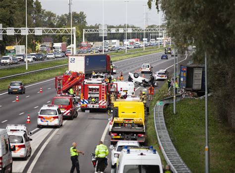 Snelweg A16 Bij Dordrecht Volledig Dicht Na Een Zwaar Ongeval Update