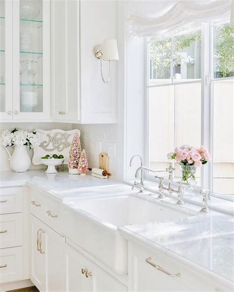 Stainless Steel Farmhouse Sink for a Modern Kitchen