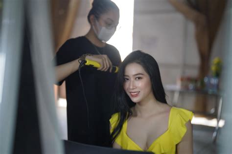 Buổi chụp ảnh bikini từ h sáng của thí sinh Hoa hậu Việt Nam