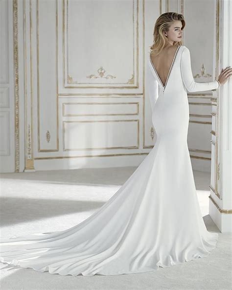 Simple Long Sleeve Wedding Dresses V Neck Silk Satin Mermaid Wedding Gown With Plunge V Back