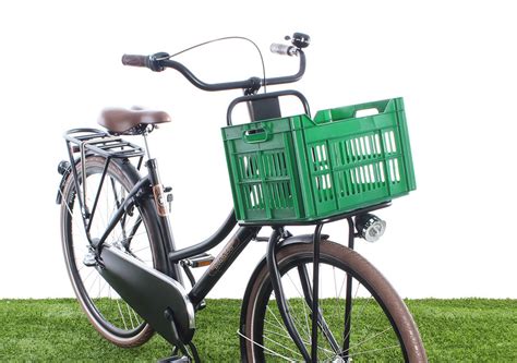 GeenStijl Blonde Kratfietsmevrouw Kopschopt Jongen