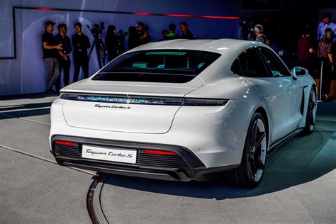 The 2020 Porsche Taycan Is A New All Electric Sports Car Green Lxry