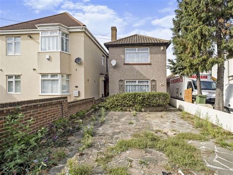 4 Bed Detached House For Sale In Cherry Tree Lane Rainham Rm13 Zoopla