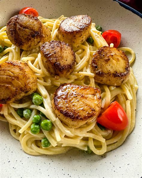 Scallops and Pasta in White Wine Sauce - Simple Seafood Recipes