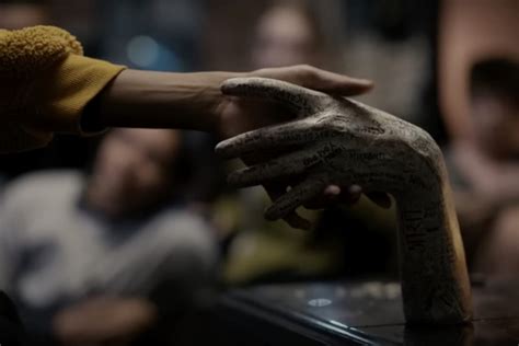 The Hand O Filme De Terror De Verão Da A24 Críticas E Trailer