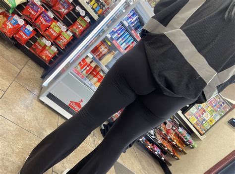 The Way Her Ass Sits In Them Leggings Spandex Leggings Yoga Pants Forum