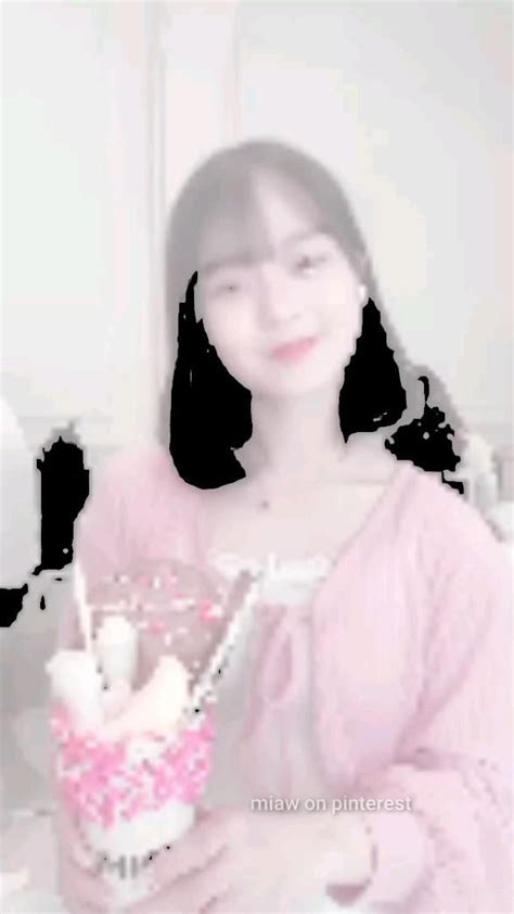 𝐌𝐈𝐀𝐖 ୧ ulzzang fancam eating ˏˋ don t forget to give cr if you want