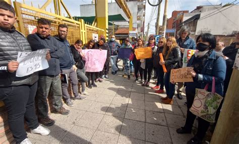 San Justo Dos Colegios Del Sur Del Partido Se Manifestaron Frente El