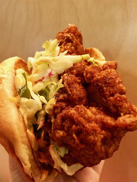 I Ate Hot Chicken Sandwich R Food