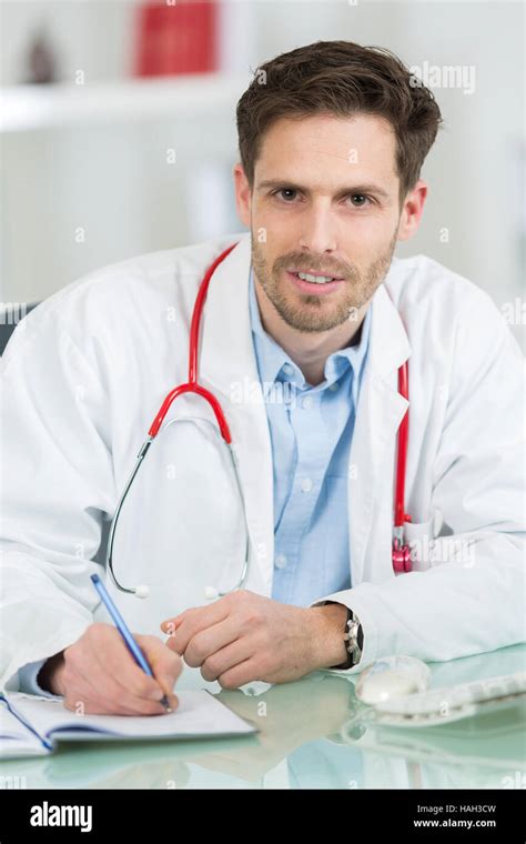 portrait of a young doctor Stock Photo - Alamy