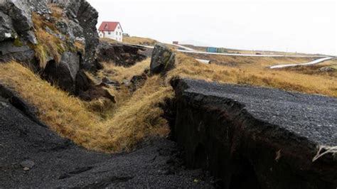 Il Villaggio Fantasma Di Grindavik Distrutto Dal Vulcano