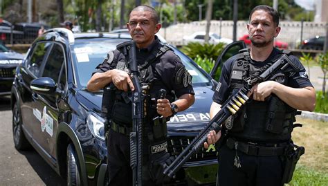 Rafael Fonteles Entrega Viaturas E Promove Mais De 500 Policiais Penais