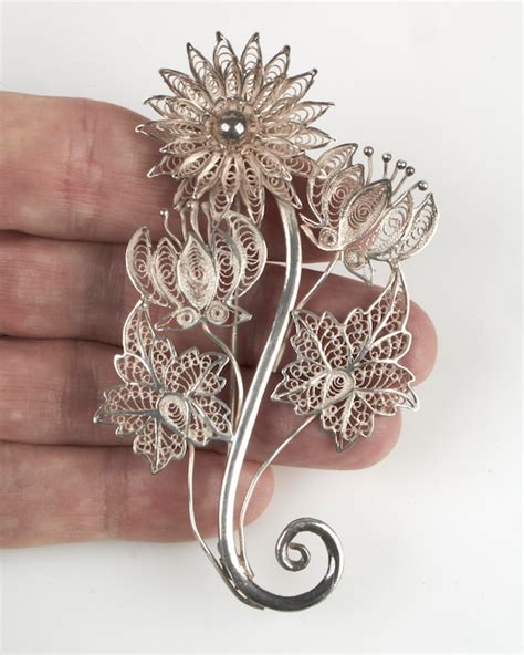 Vintage 1950s Large Silver Filigree Flower Brooch Gem