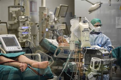 Israeli Doctor In Italy Says Innovative Treatments Offering Hopes Of