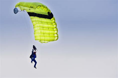 Skydiving Parachute Parachutist Flying Sky Free Image From