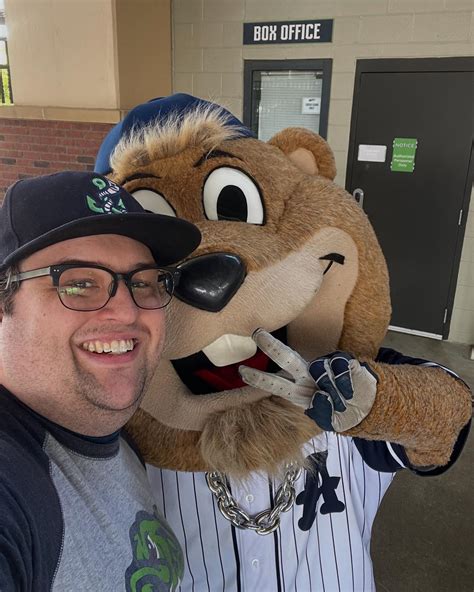 Nathan Owens (@nathanowenscomedy) • Instagram photos and videos