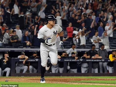 Aaron Judge Smashes His Th Home Run Of The Season To Move Level With Babe Ruth Daily Mail Online