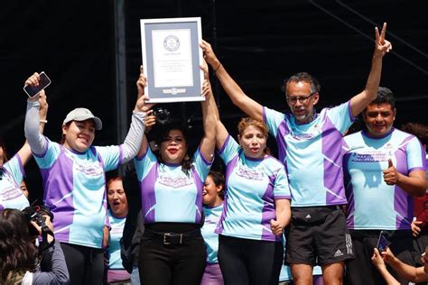 CDMX rompe Récord Guinnes por la clase de trampolines más grande del