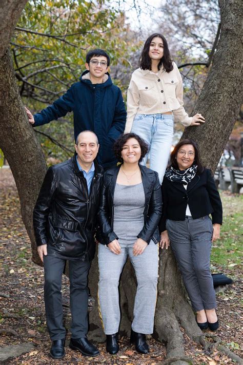The Family Tree in Riverside Park | Gotham Family Photos