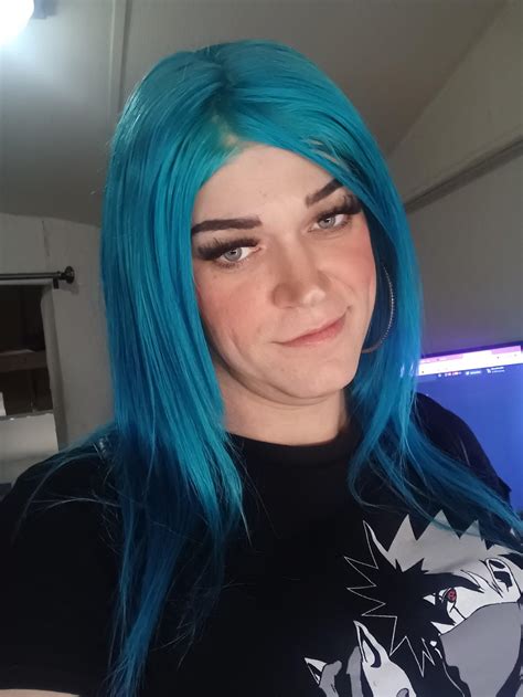 35 finally being social and coming out my shell : r/TransLater