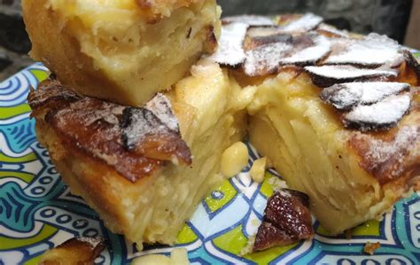 La torta di mele io la preparo così è super cremosa anche senza crema