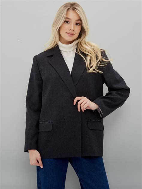 С чем носить пиджак в 2024 году: Советы fashion-стилиста