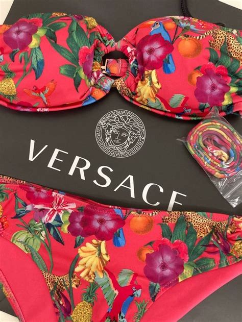 BIKINI SET GR TROPIKALER MUSTER MIT VERSACE BAG Gebraucht in Zürich für CHF mit