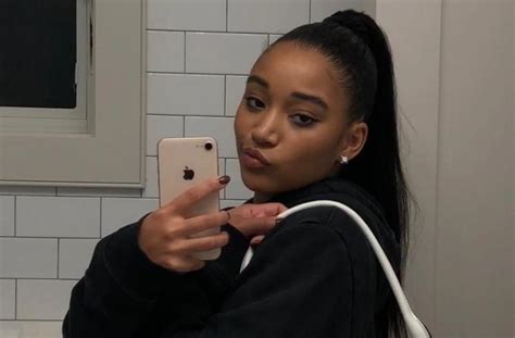 Jadi Brand Ambassador Pertama Fenty Beauty Intip Pesona Amandla Stenberg