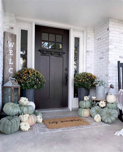 20 Beautiful And Festive Fall Front Porch Decorating Ideas Artofit