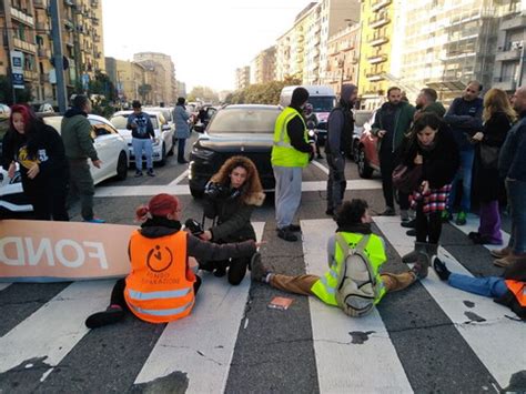 Fotogallery Clima Ultima Generazione Blocca Le Strade A Milano E