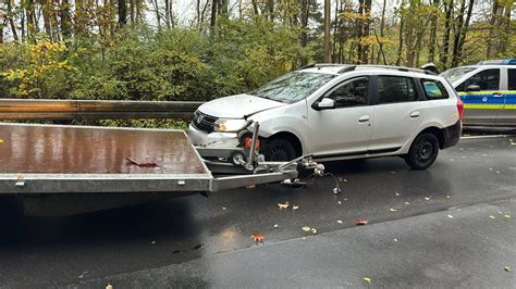 Zusammensto Mehrerer Fahrzeuge Auf Der L Bei Margretenhaun