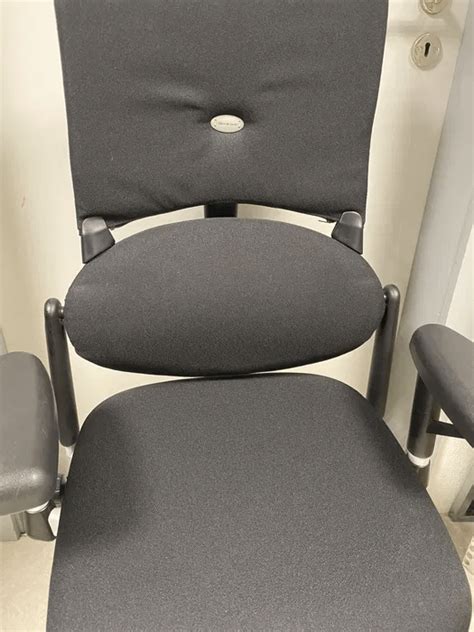 Does anyone know what model of steelcase this is? and if it worth 50 ...