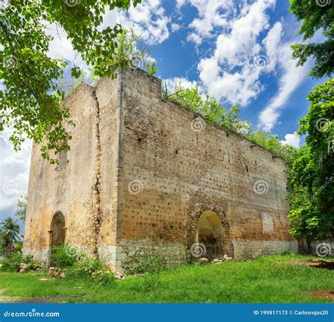 Ruinas Del Convento Franciscano De Kikil Yucatán Imagen de archivo