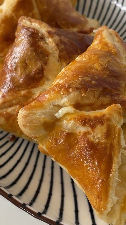Хрустящие тесто, сочная начинка и тянущийся сыр - в одном блюде ...