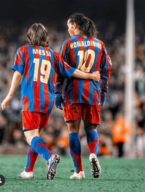 Messi Vs Ronaldinho Messi Soccer Messi Lionel Messi