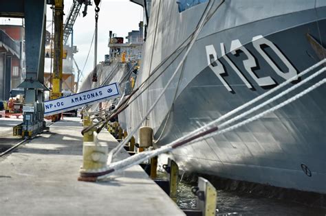 Navio Patrulha Da Marinha Atraca No Porto De Paranagu Ag Ncia