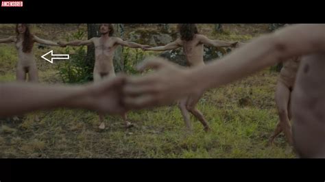 Naked Jenna Thiam In Capri Revolution